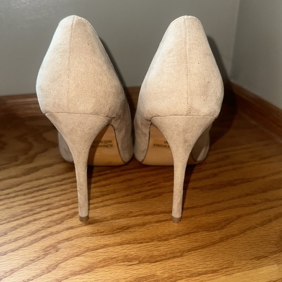 Bonnibel tan suede stilettos size 8. Worn once - Picture 6 of 8